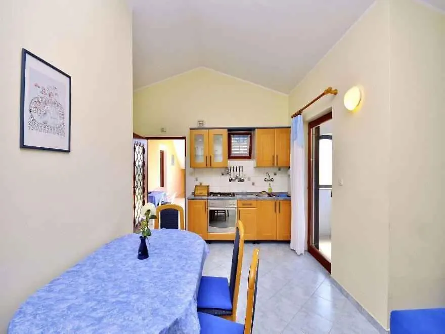 Apartment in Pula/Istrien 17385